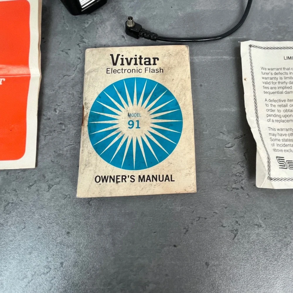 Vivitar 91 Automatic‎ Electronic Flash Model Vintage Camera Accessory